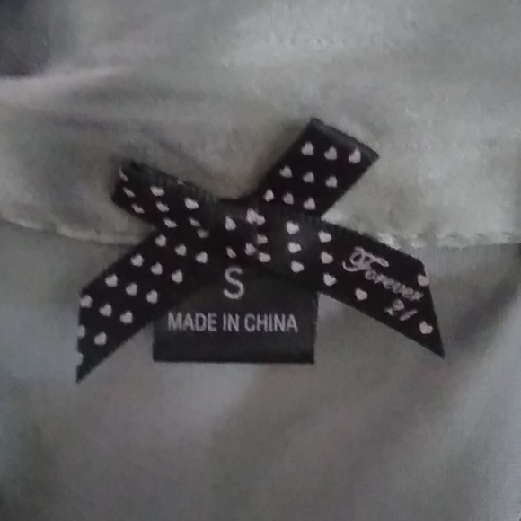 Forever 21 silky halter top - Picture 6 of 7